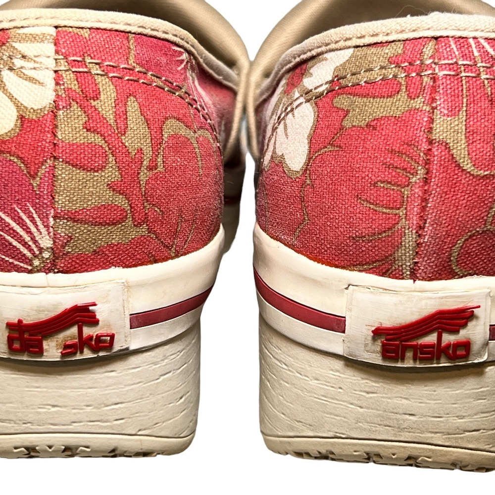 Dansko Vegan Volley Hawaiian Floral Canvas Clogs Sz 36 Faded Red White - Picture 7 of 11